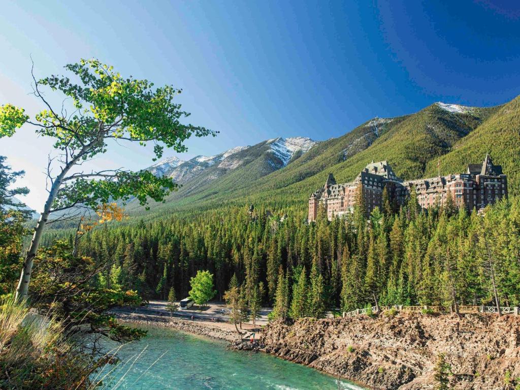 Fairmont Banff Springs: an iconic castle hotel redefining luxury in the canadian rockies