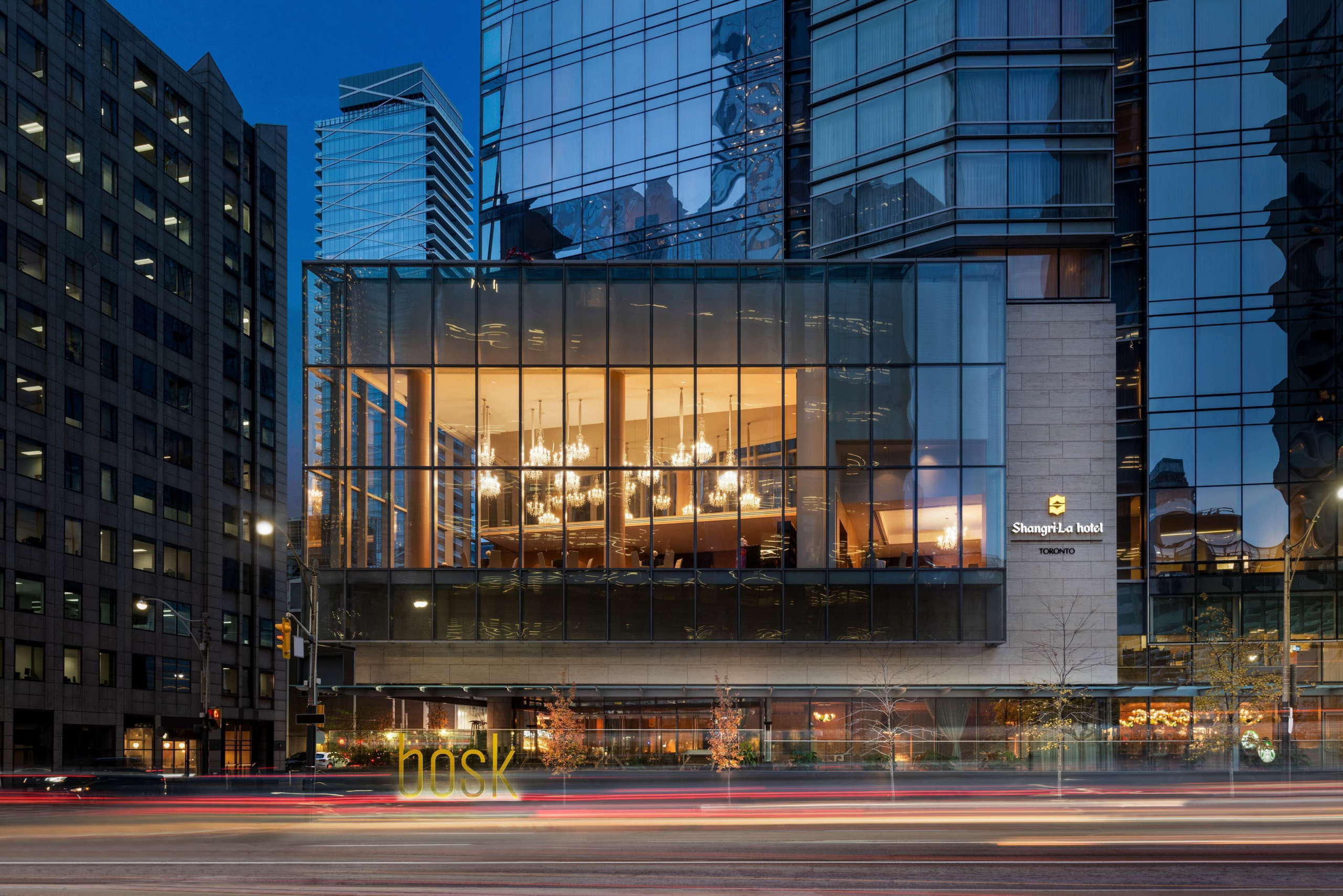 Découvrez le luxe élégant au Shangri-La Toronto : un écrin de raffinement
